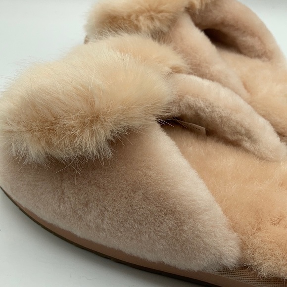 UGG Amberlight Renwood Sheepskin Pink Slipper - Picture 5 of 7